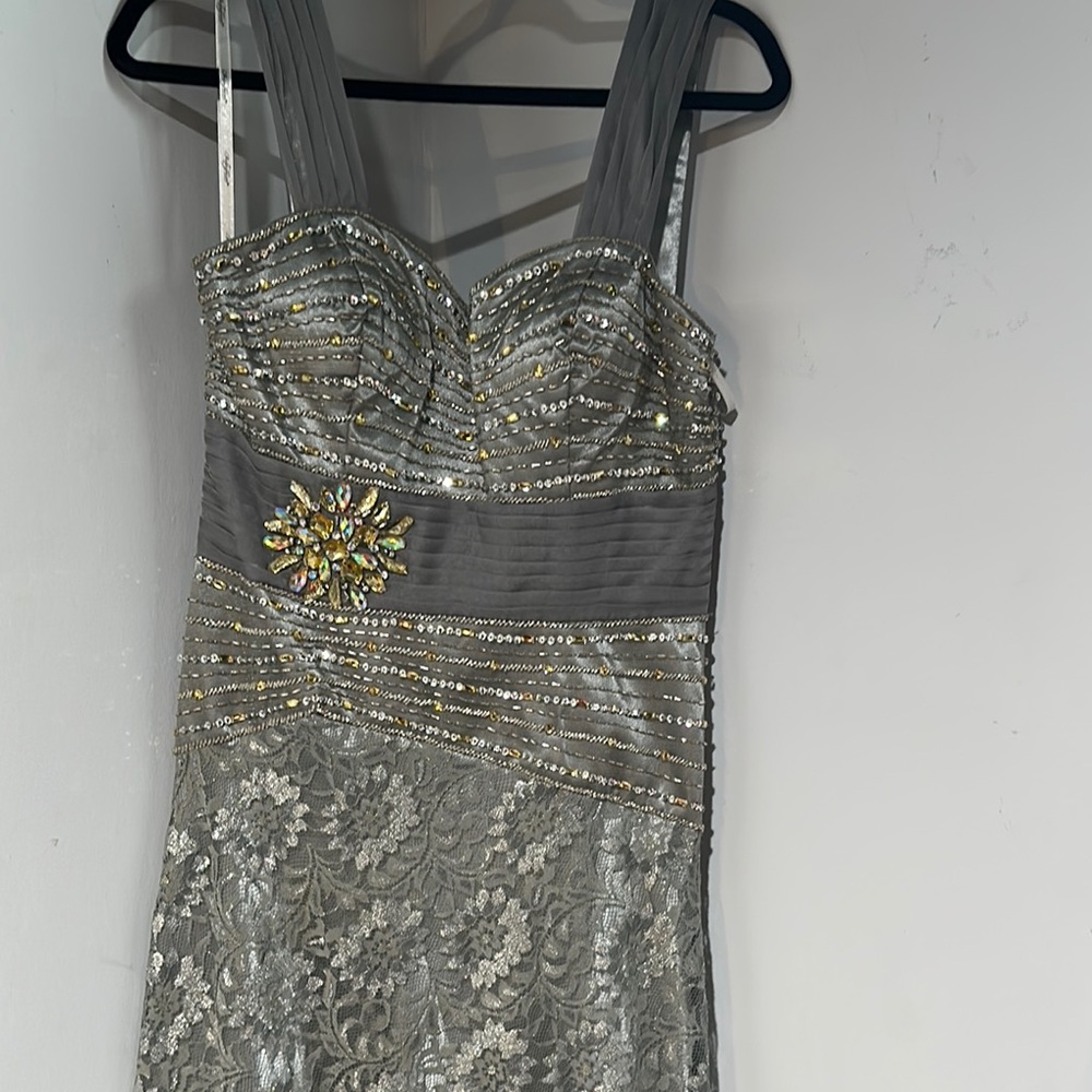 CLEARANCE

Elegant Embellished formal evening /prom Dress